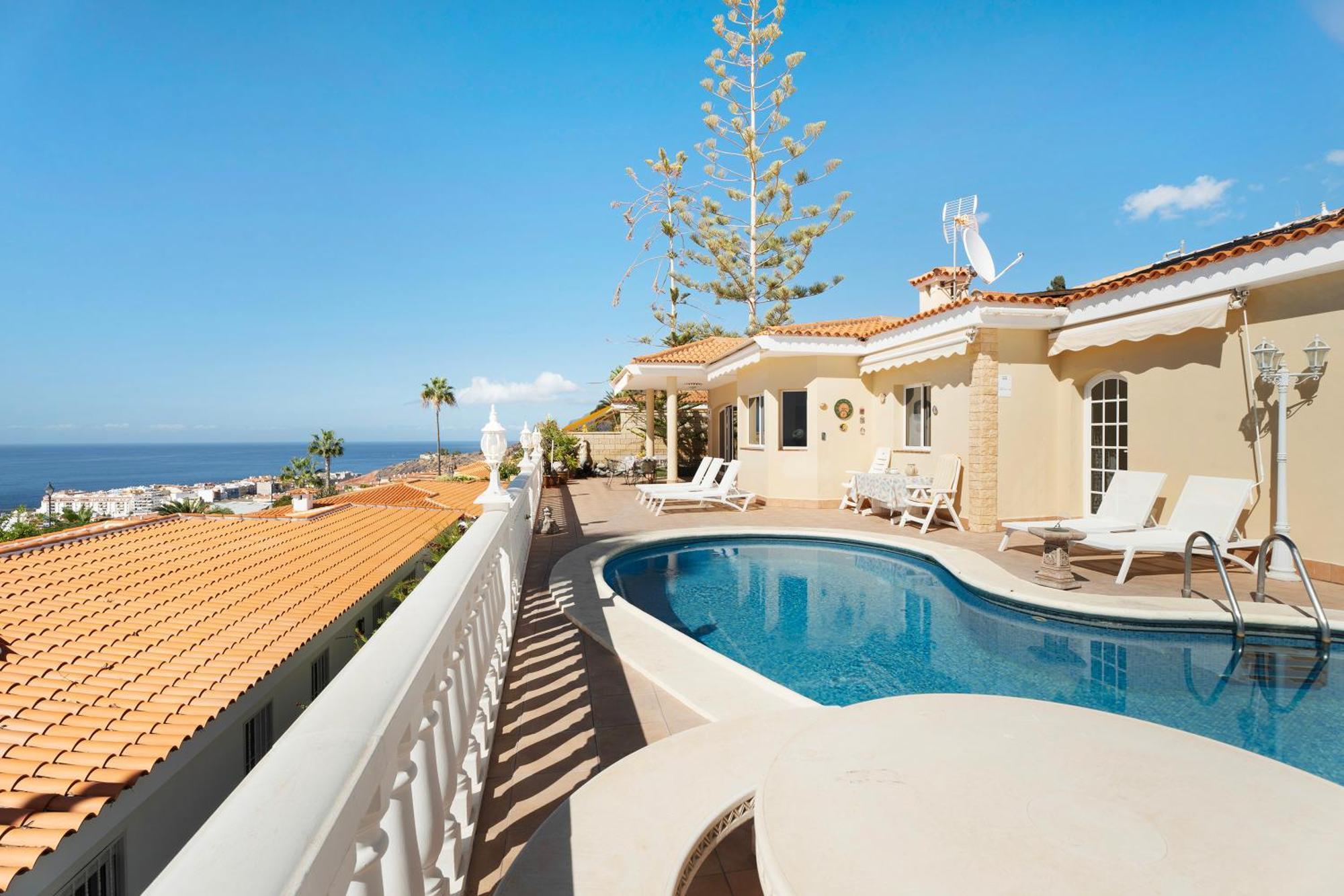 Casa Carla Private, Pool, Air By Paramount Holidays プエルト・デ・サンティアゴ エクステリア 写真
